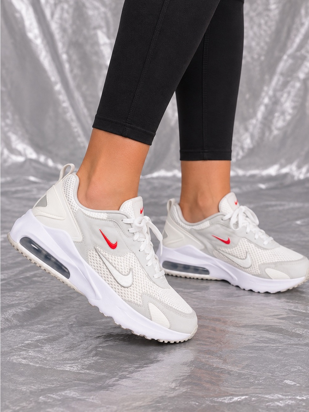 Nike Men's Low Top Lace-Up Cushioned Athletic Sneakers White/Gray/Red